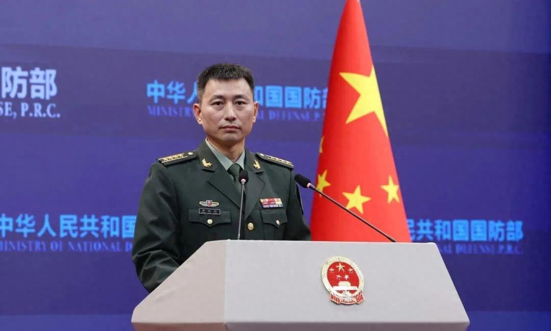 国际新闻最新动态与小巷深处的独特新闻，揭秘一家隐藏魅力小店的视频报道