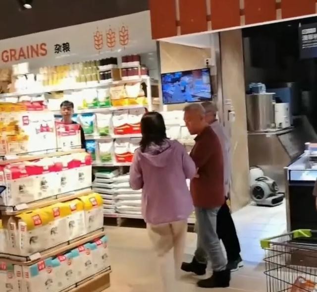 胖东来回应拒绝司马南直播，一场关于交流与理解的对话争议