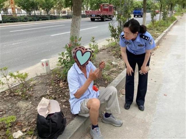 78岁爷爷的健康行走，坚持与爱的励志故事，每日两小时医院探视孙子之路