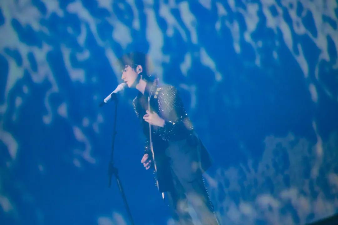 王源最新歌曲，友情与家的温馨旋律