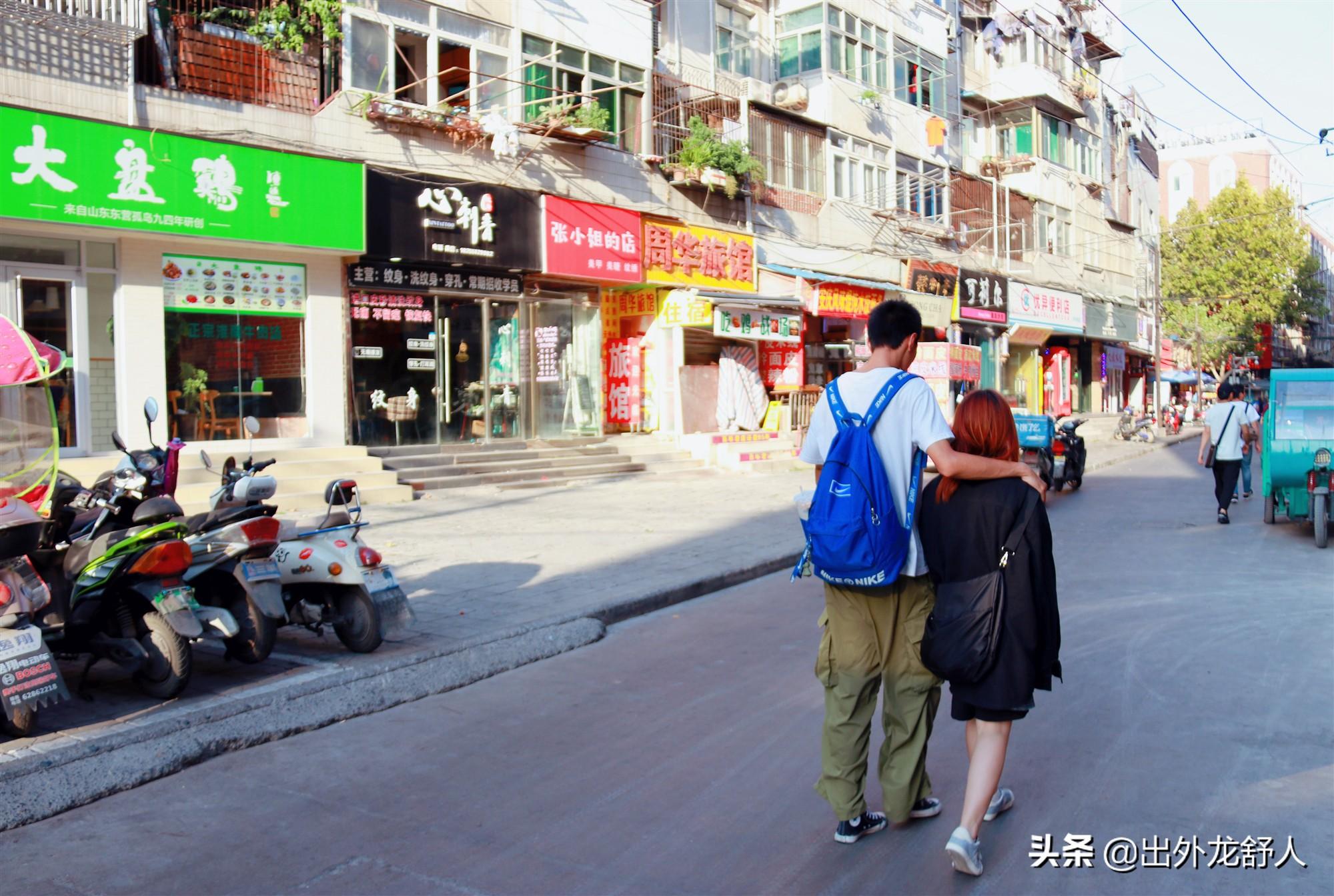 杨振宁最新动态，小巷深处的独特风味探索之旅揭秘