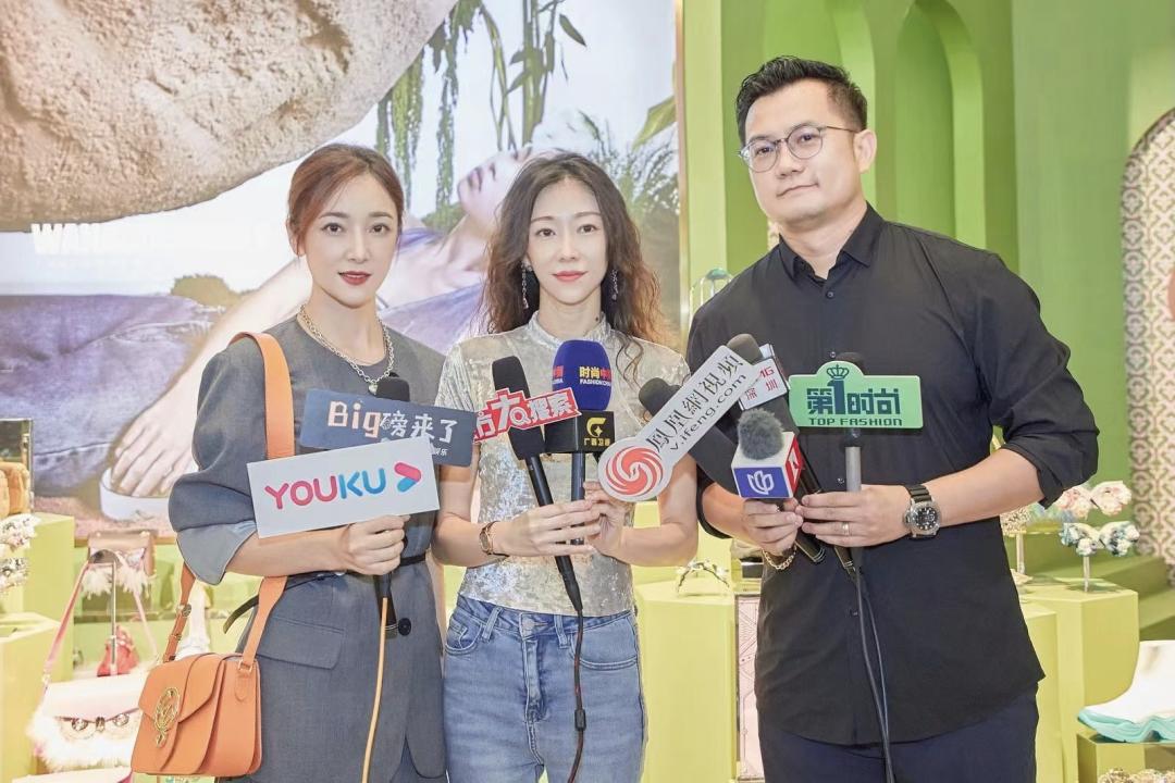 上海服装最新消息,上海服装最新消息引领时尚潮流，展现魔都风采！