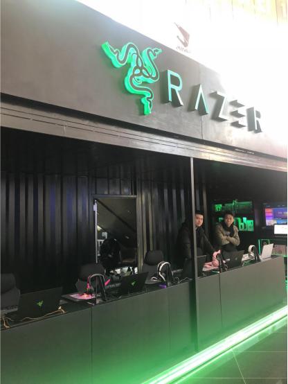 一脱成名明星引领科技潮流，智能穿戴设备开启新纪元！